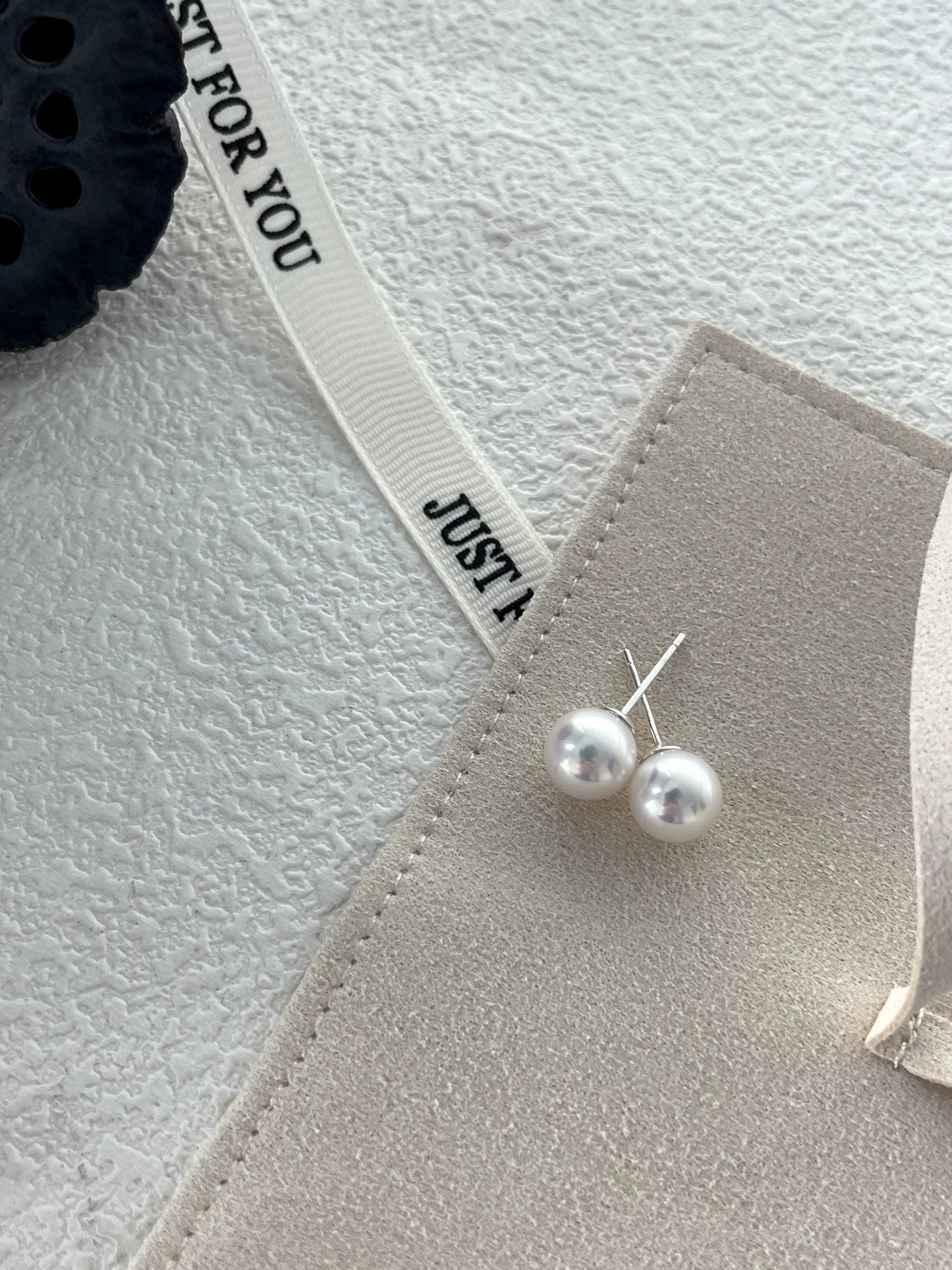 Classic Natural Pearl Stud Earrings