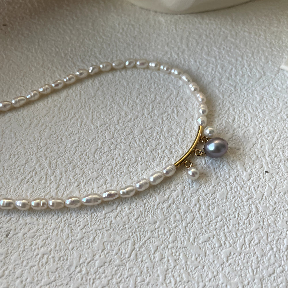 
                      
                        Classic Natural Pearl Necklace
                      
                    