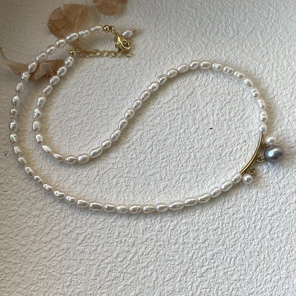 
                      
                        Classic Natural Pearl Necklace
                      
                    