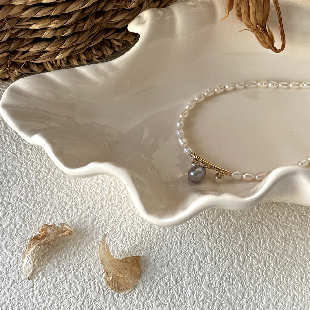 
                      
                        Classic Natural Pearl Necklace
                      
                    