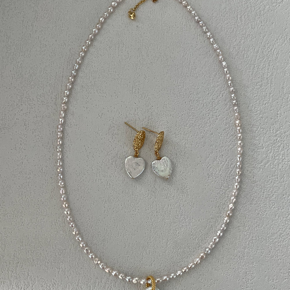 
                      
                        Heart Natural Pearl Necklace
                      
                    