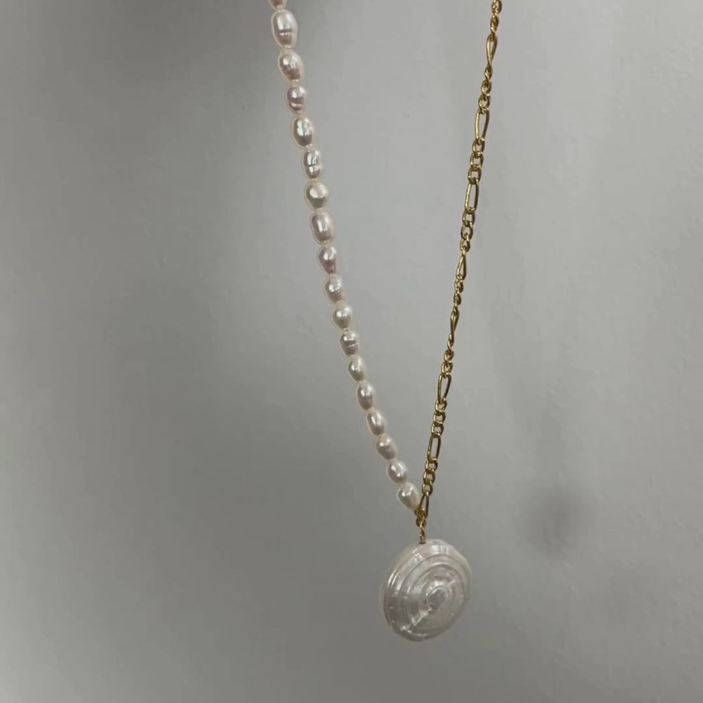 
                      
                        Load and play video in Gallery viewer, Roman Holiday Baroque Pearl Necklace
                      
                    