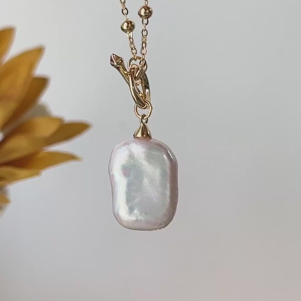 
                      
                        Load and play video in Gallery viewer, Square Natural Baroque Pearl Necklace
                      
                    