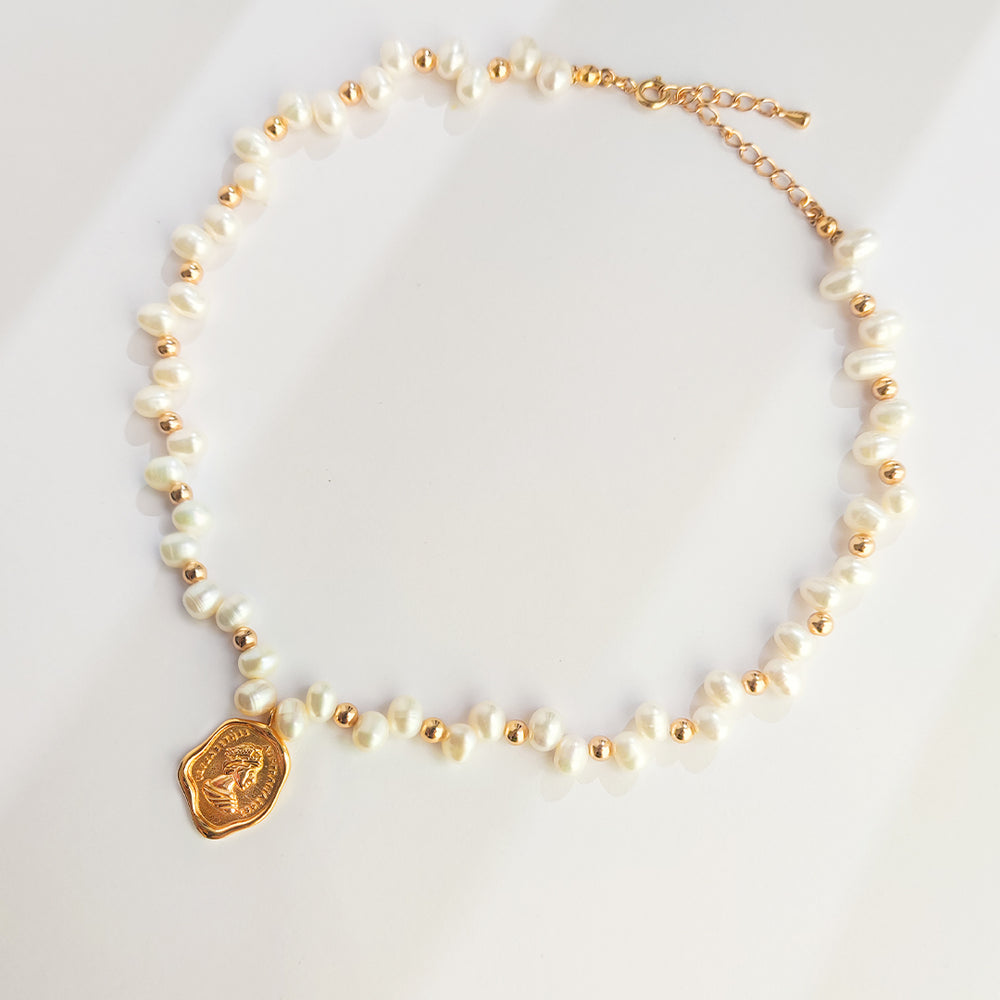 Blossom Queen's Signet Natural Pearl Necklace