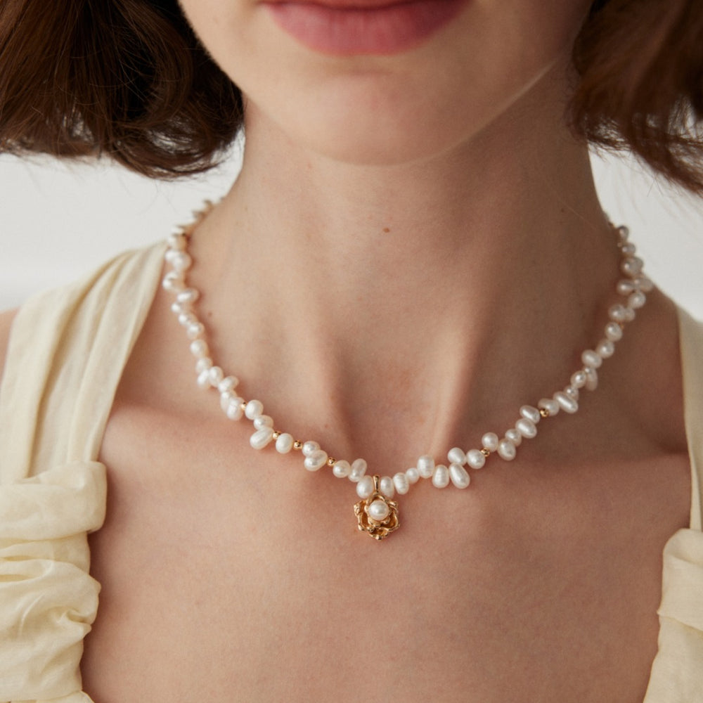 
                      
                        Camellia Blossom Natural Pearl Necklace(Multilevel)
                      
                    